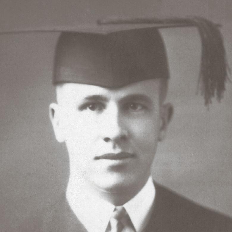 Ezra Taft Benson, diplômé de l’Université Brigham Young, 1926
